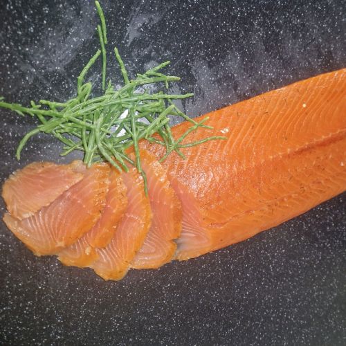 Hele zijde koud gerookte zalm  - huisgerookt